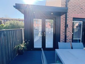 Purpose built office- click for photo gallery